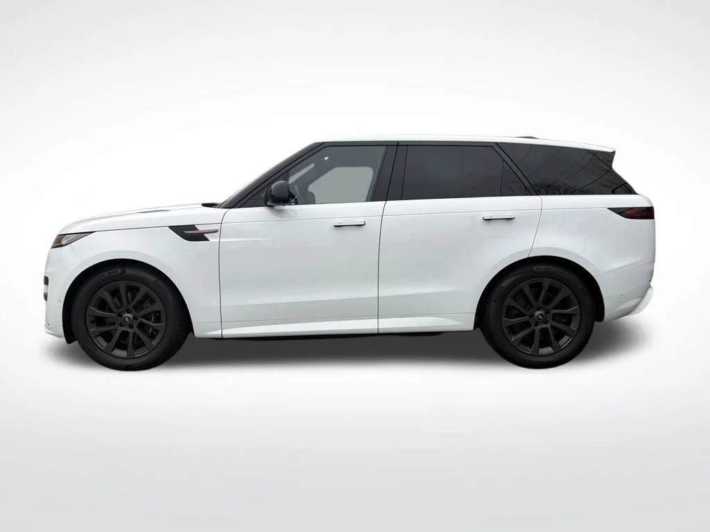New 2025 Fuji White Land Rover Dynamic SE image 4