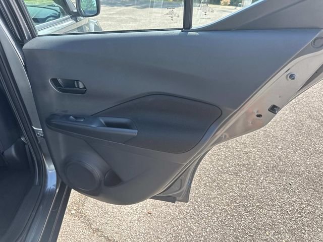 Used 2023 Gray Nissan S image 13
