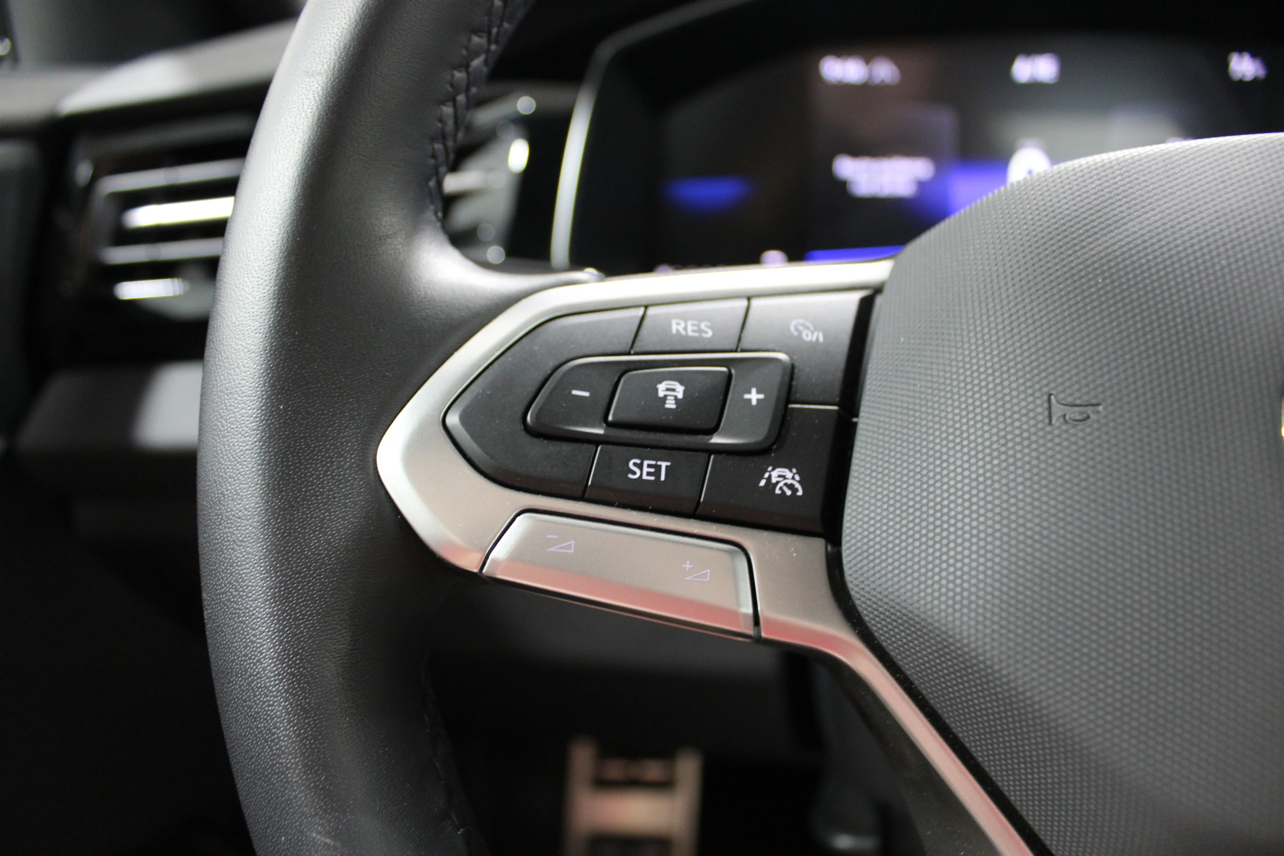 2025 Volkswagen Jetta Sport - Photo 10