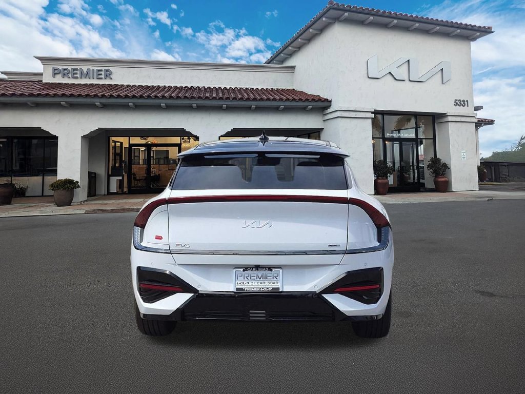 New 2026 Glacial White Pearl / Black Ro Kia GT-LINE image 7