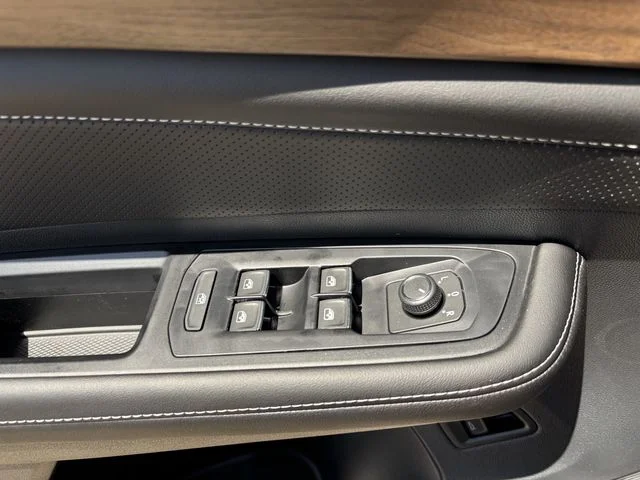 New 2026 Silver Volkswagen 2.0T SE w/Technology image 19