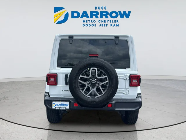 New 2026 Bright White Clear-Coat Exterior Paint Jeep Sahara image 4