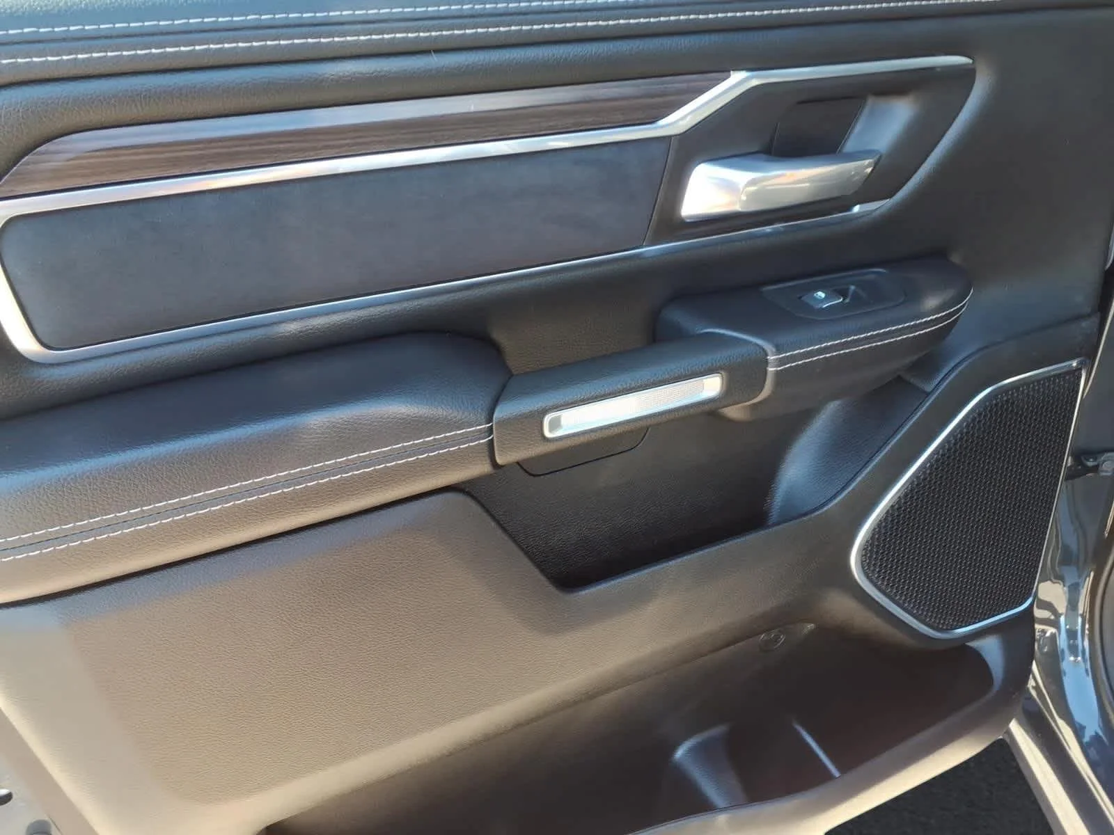 Used 2025 Forged Blue Metallic Ram Laramie image 11