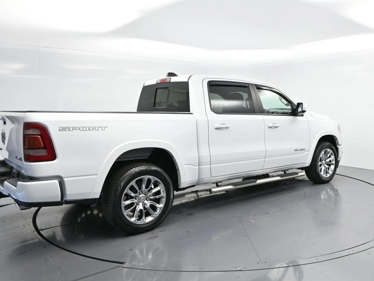 Used 2022 White Ram Laramie image 7