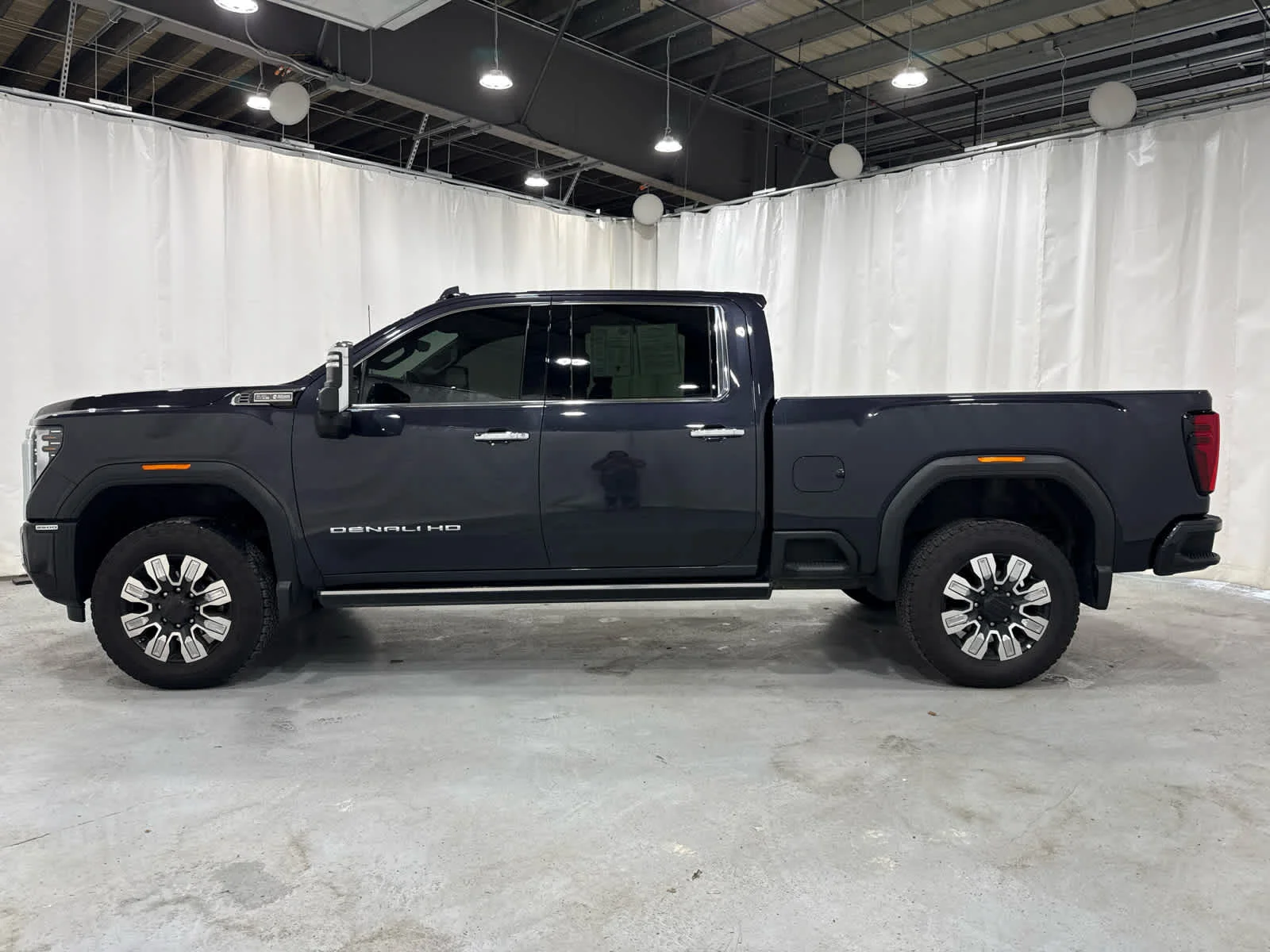 Used 2025 Titanium Rush Metallic GMC Denali image 2