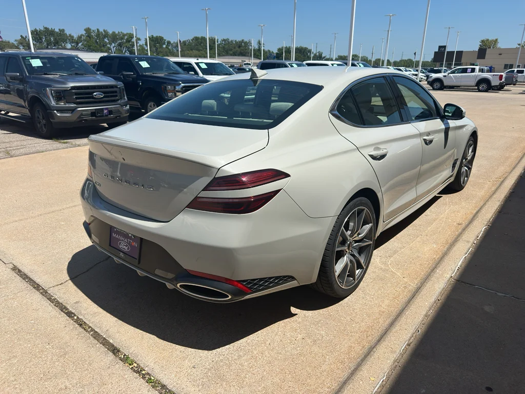 Used 2025  Genesis 2.5T image 9