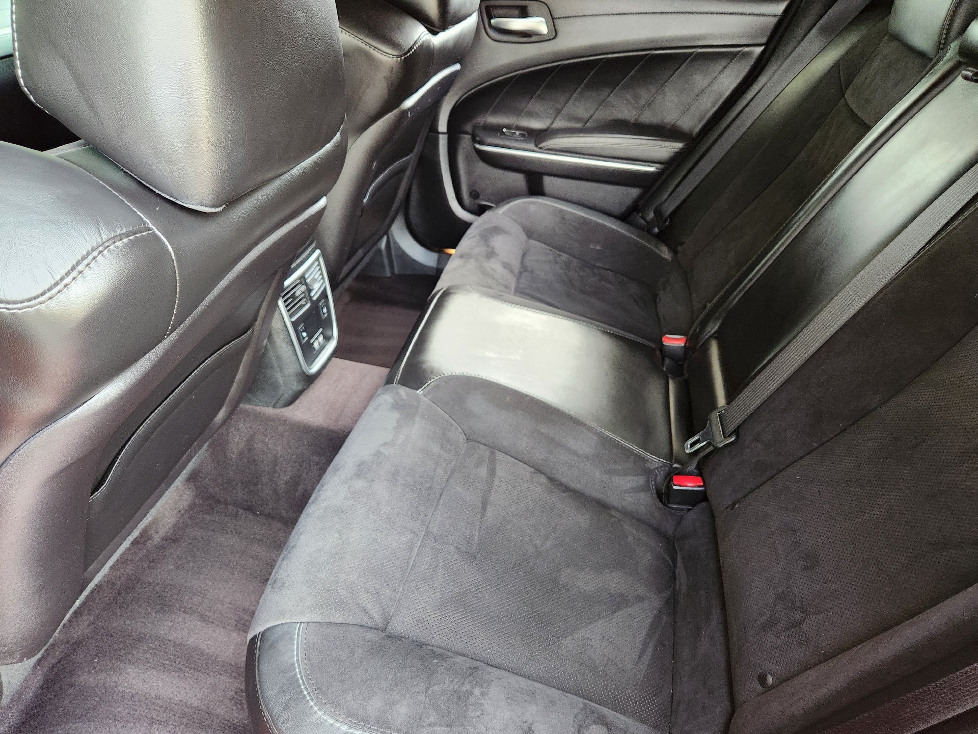 Used 2019 Go Mango! Dodge R/T Scat Pack image 32
