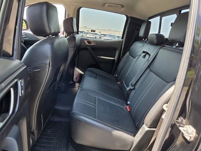 Used 2019 Shadow Black FORD LARIAT 4WD SUPERCREW 5