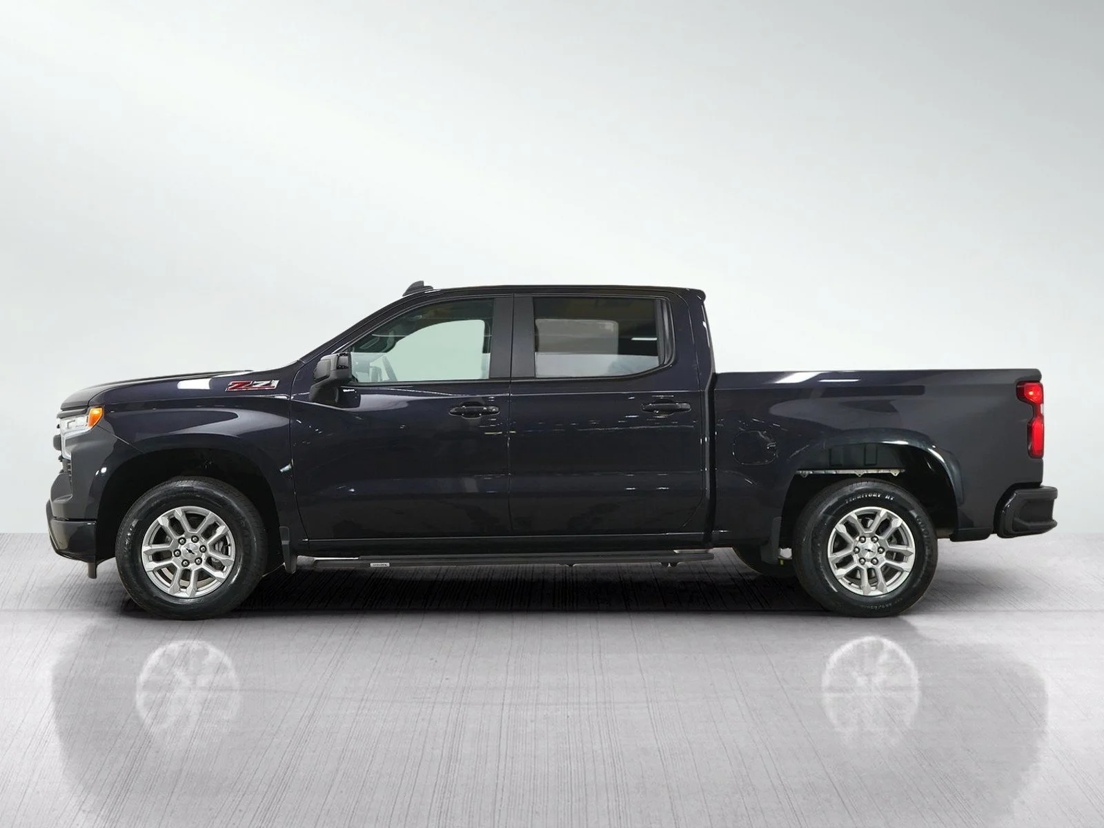 Used 2024 Chevrolet Silverado 1500 RST with VIN 2GCUDEED7R1210126 for sale in Burnsville, Minnesota