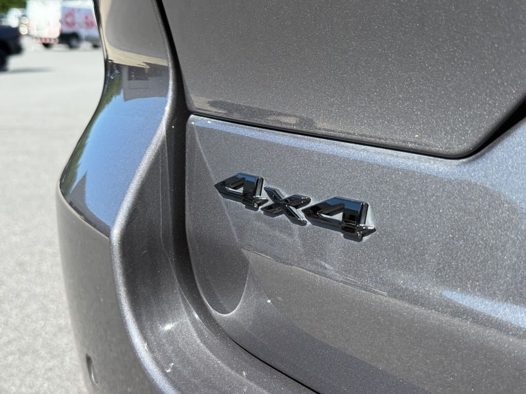 Used 2024 Baltic Gray Metallic Clearcoat Jeep Altitude X image 10