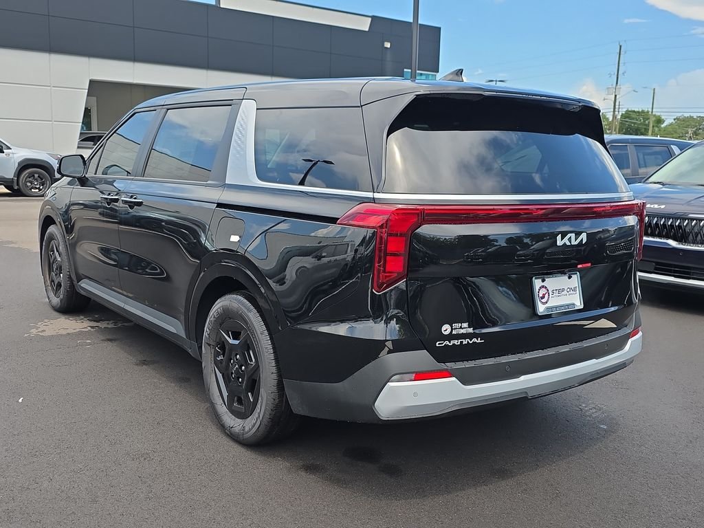 New 2026 Aurora Black Pearl Kia LXS image 5