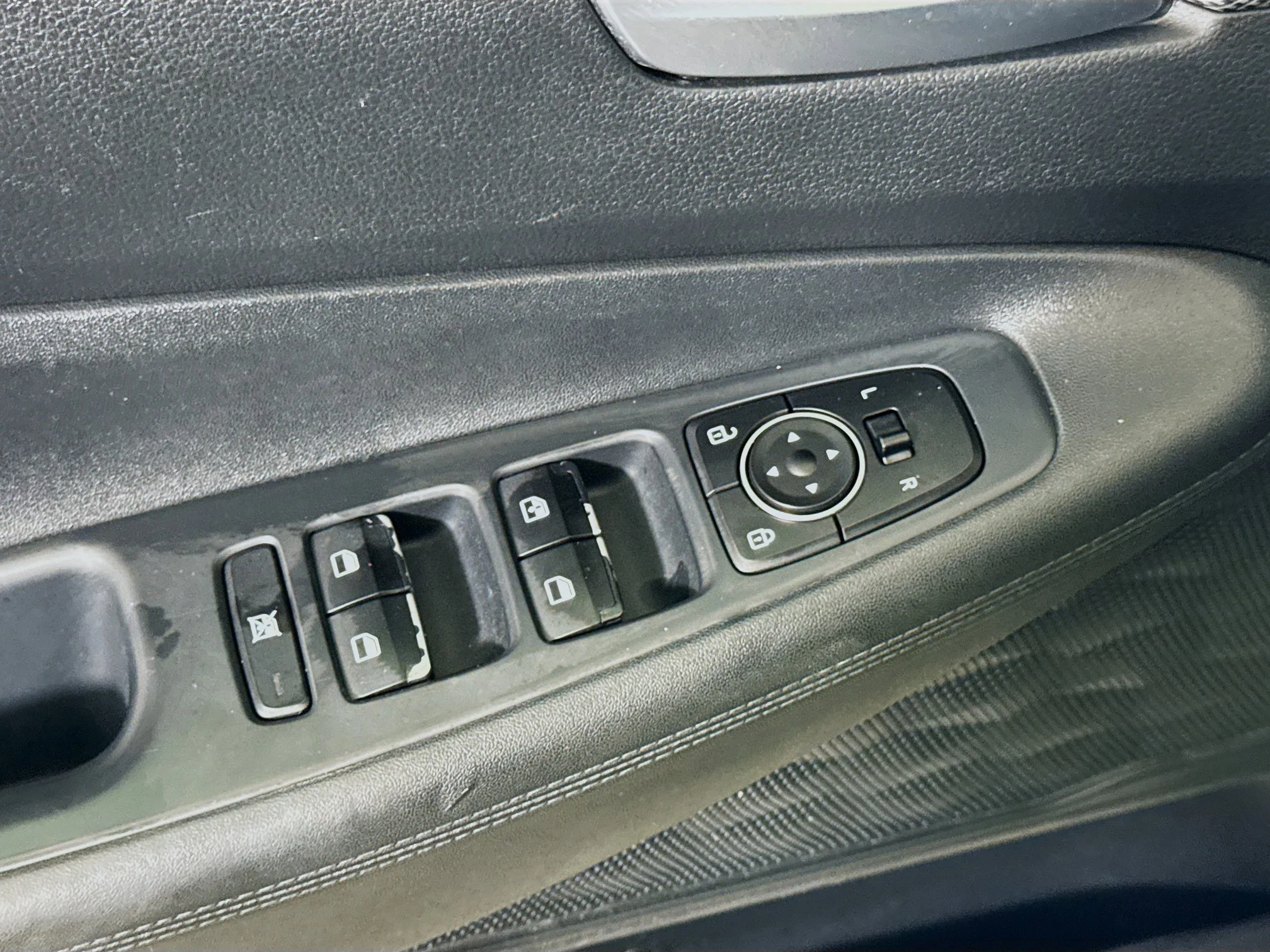 Used 2020 Rainforest Hyundai SE image 19
