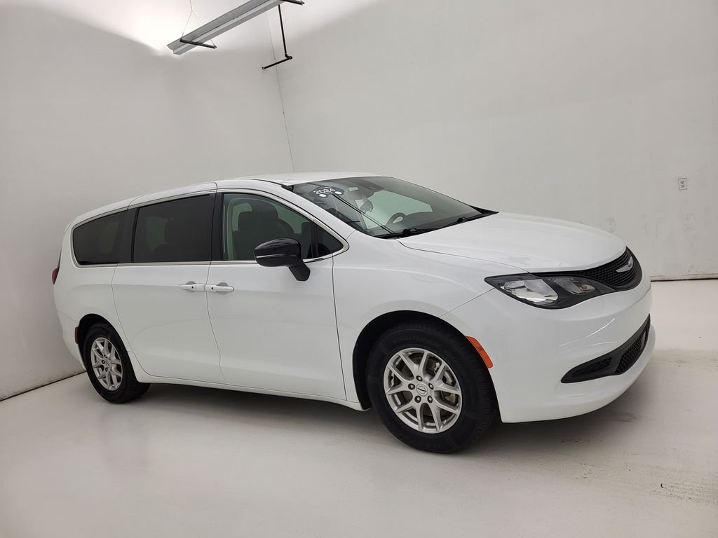2024 Chrysler Voyager LX's photo