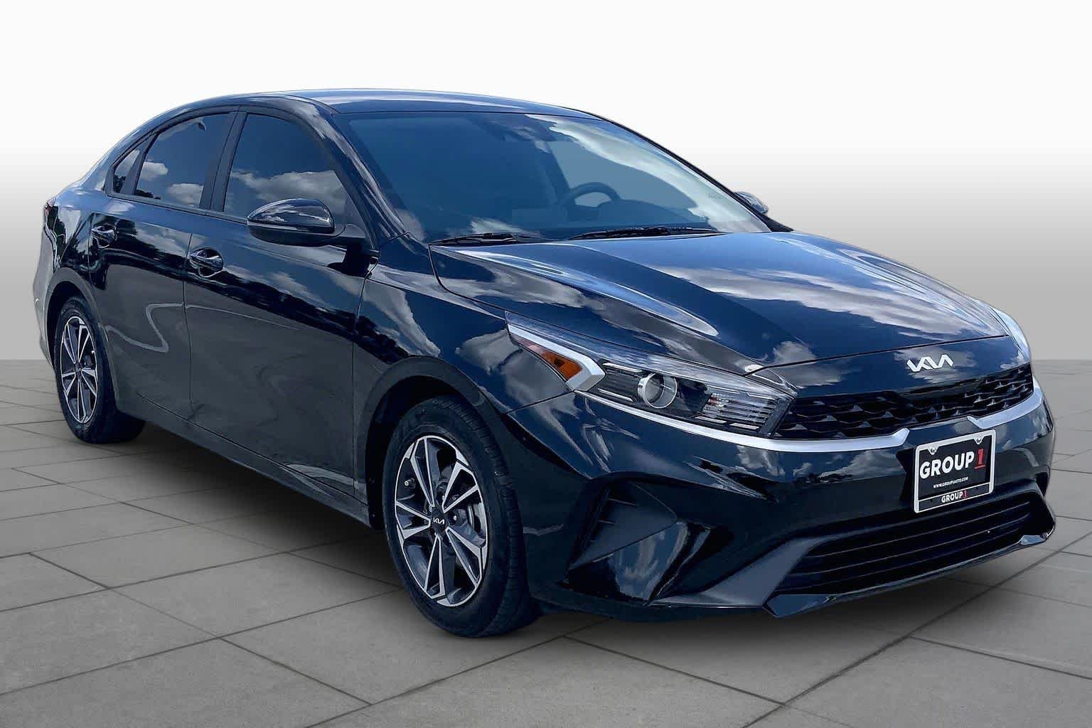 Used 2024 Aurora Black Kia LXS image 3