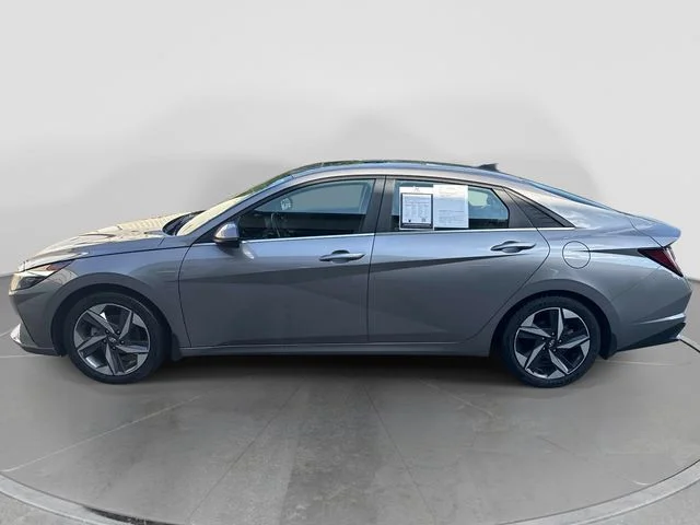 Used 2022 Silver Hyundai Limited image 5