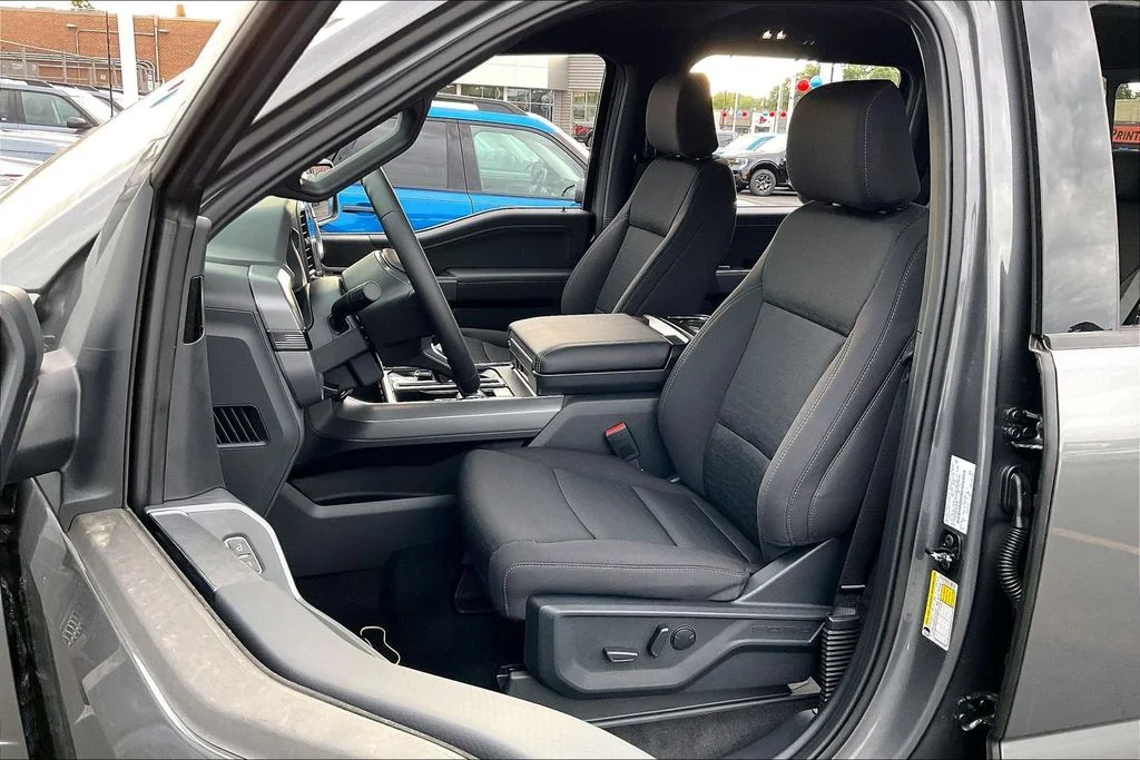 New 2026 Carbonized Gray Metallic Ford XLT image 24