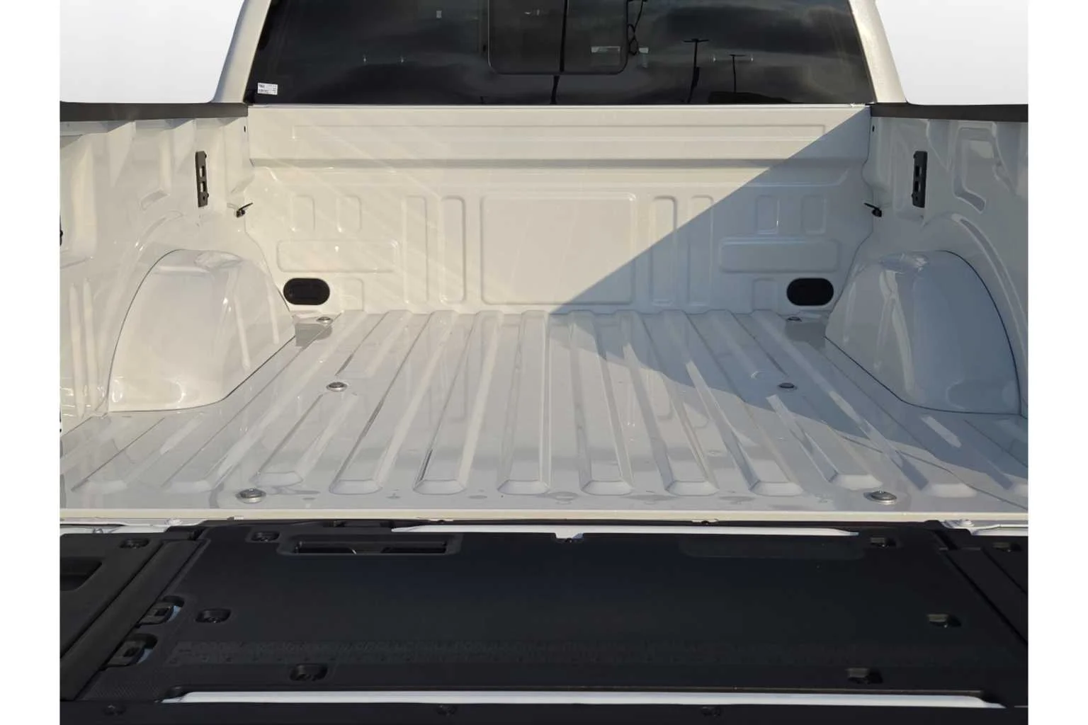 New 2026 Star White Metallic Tri-Coat Ford Platinum® image 20