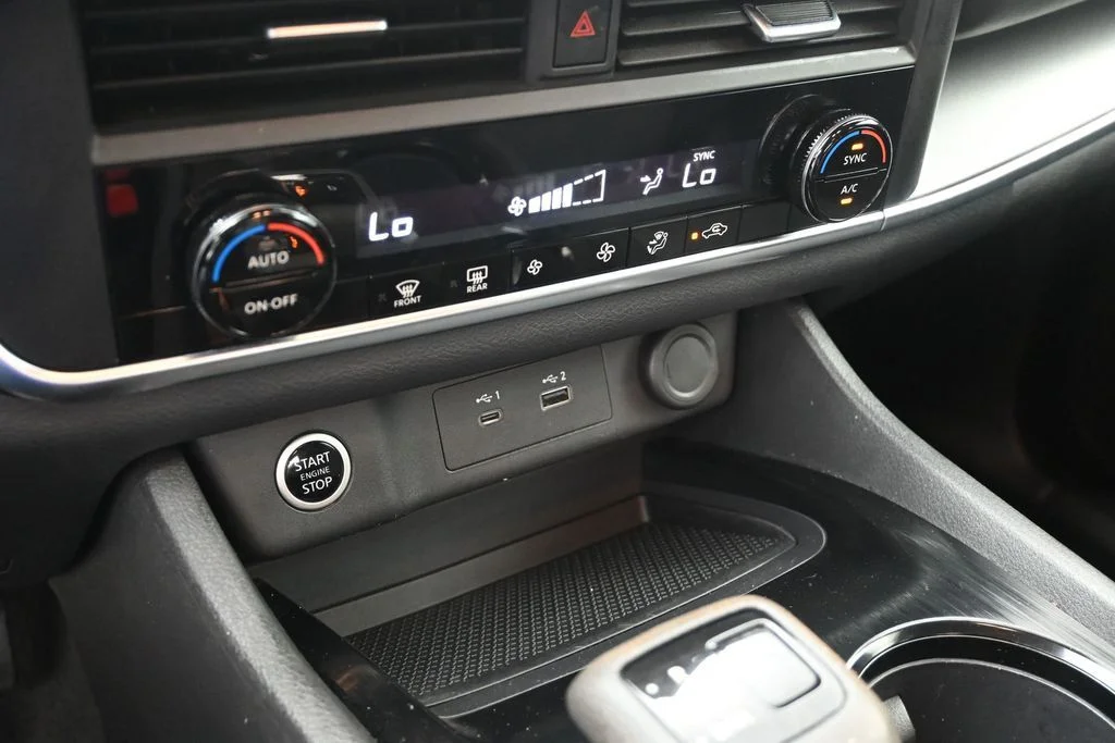 Used 2023 Silver Nissan SV image 26