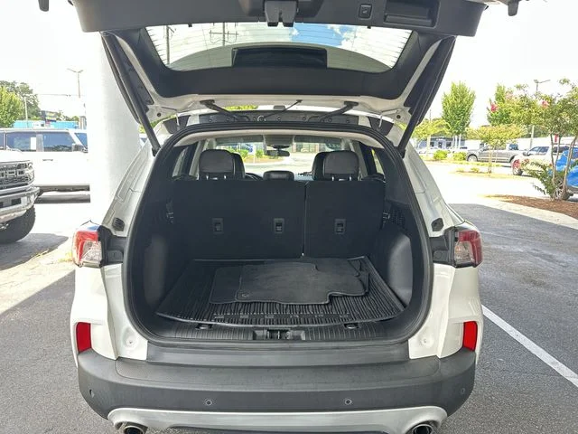 Used 2022 White Ford SEL image 23