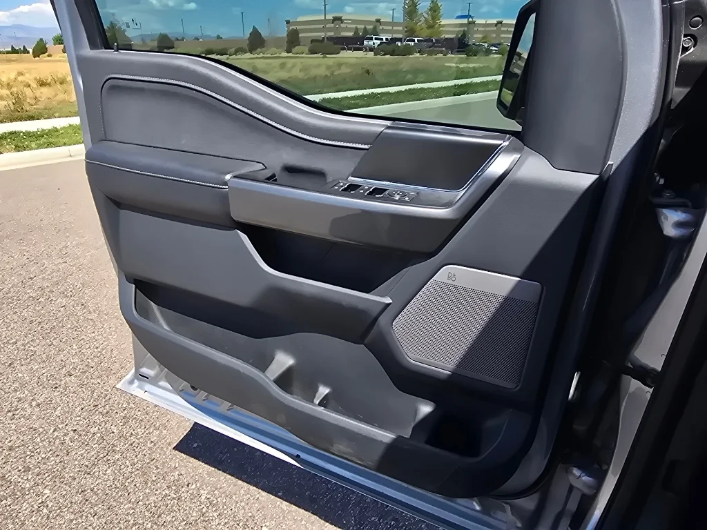 Used 2022 Iconic Silver Metallic Ford LARIAT image 16