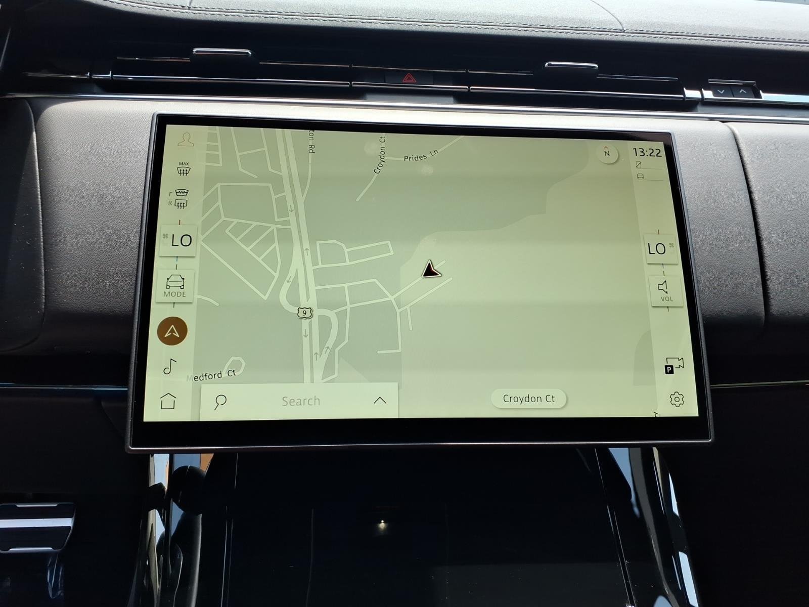 New 2026 Fuji White LAND ROVER Dynamic SE image 12