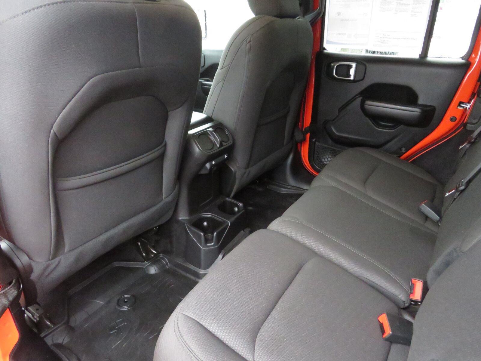Used 2020 Punkn Metallic Clearcoat Jeep Sport S image 23