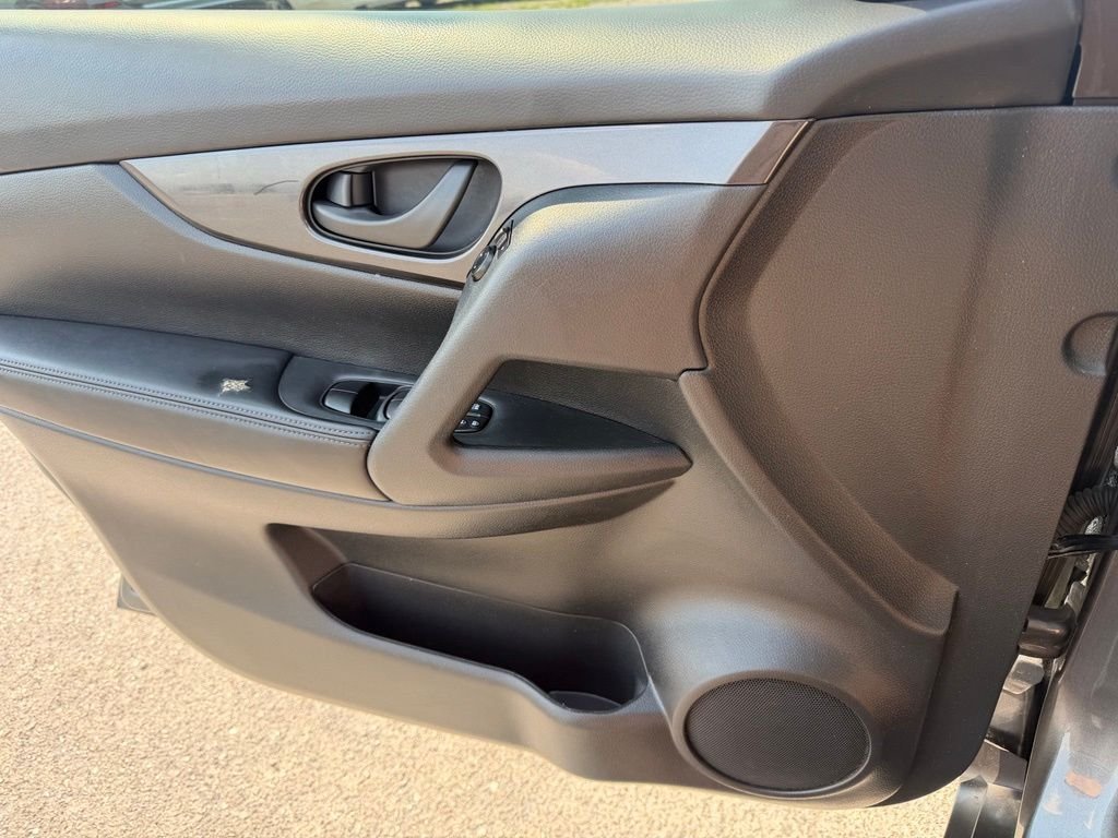 Used 2020 Gray Nissan S image 14