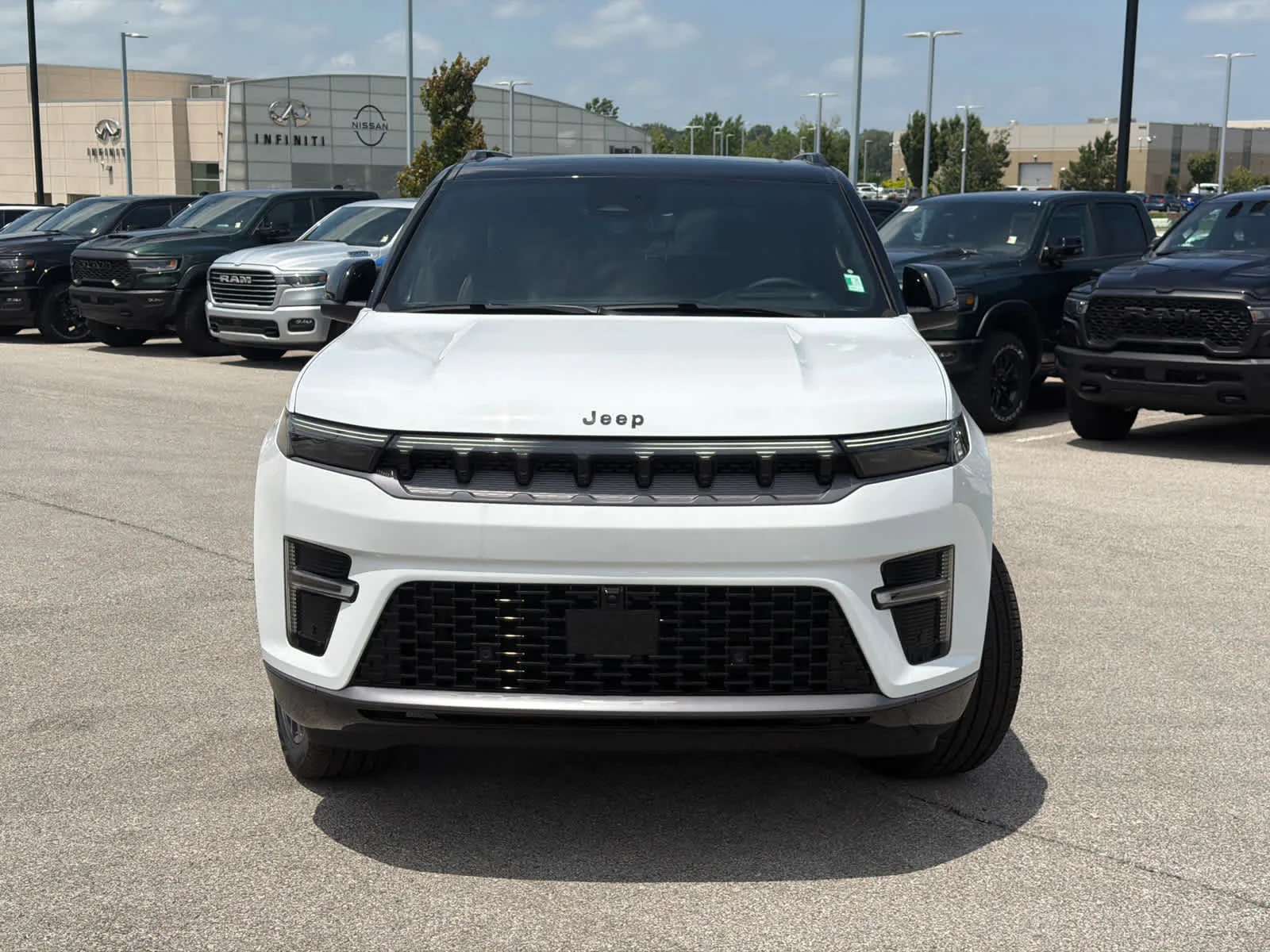 New 2026 Bright White Clearcoat Jeep Summit Reserve image 3