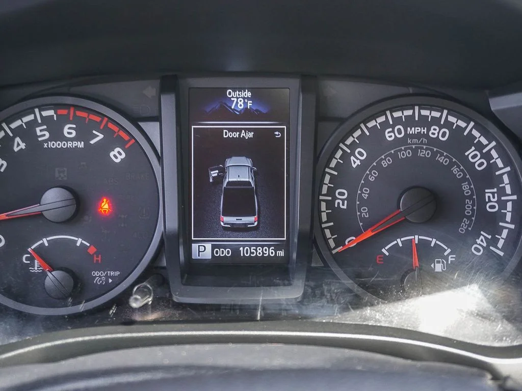 Used 2021 White Toyota SR image 21