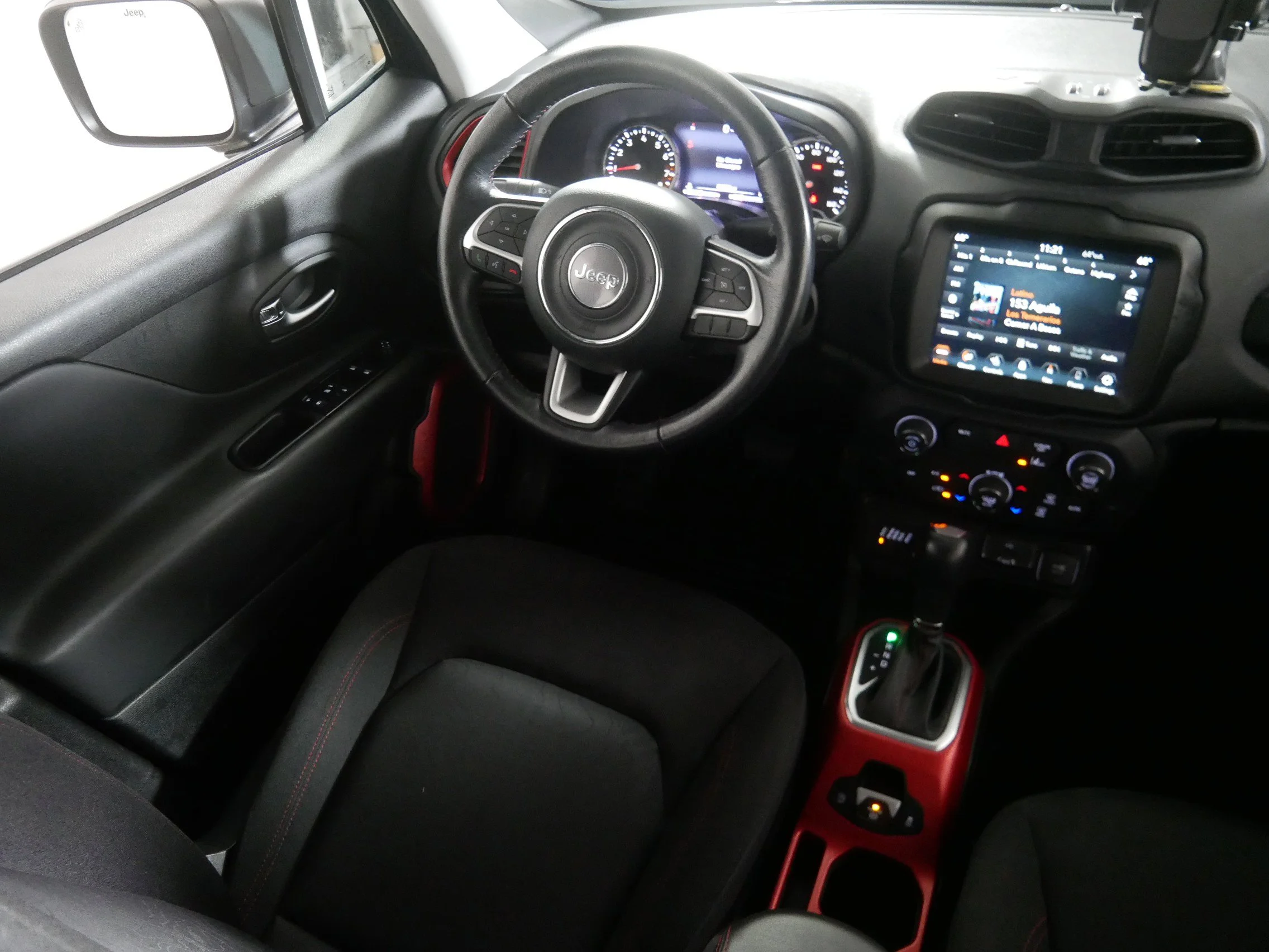 2021 Jeep Renegade Trailhawk - Photo 9