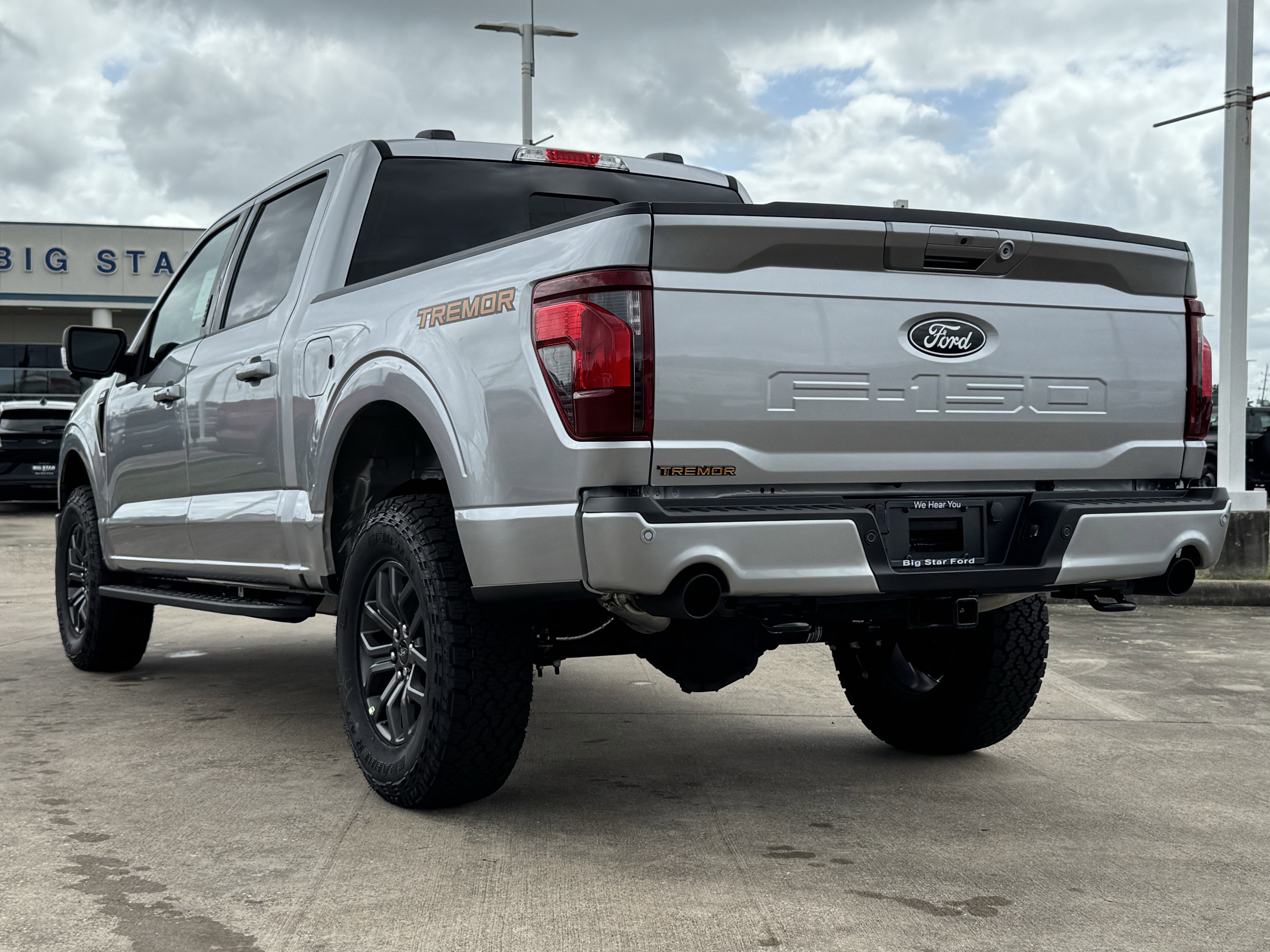New 2026 Iconic Silver Metallic Ford Tremor image 7