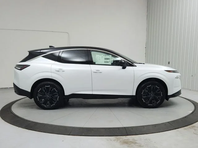 New 2026 White Nissan Platinum image 8