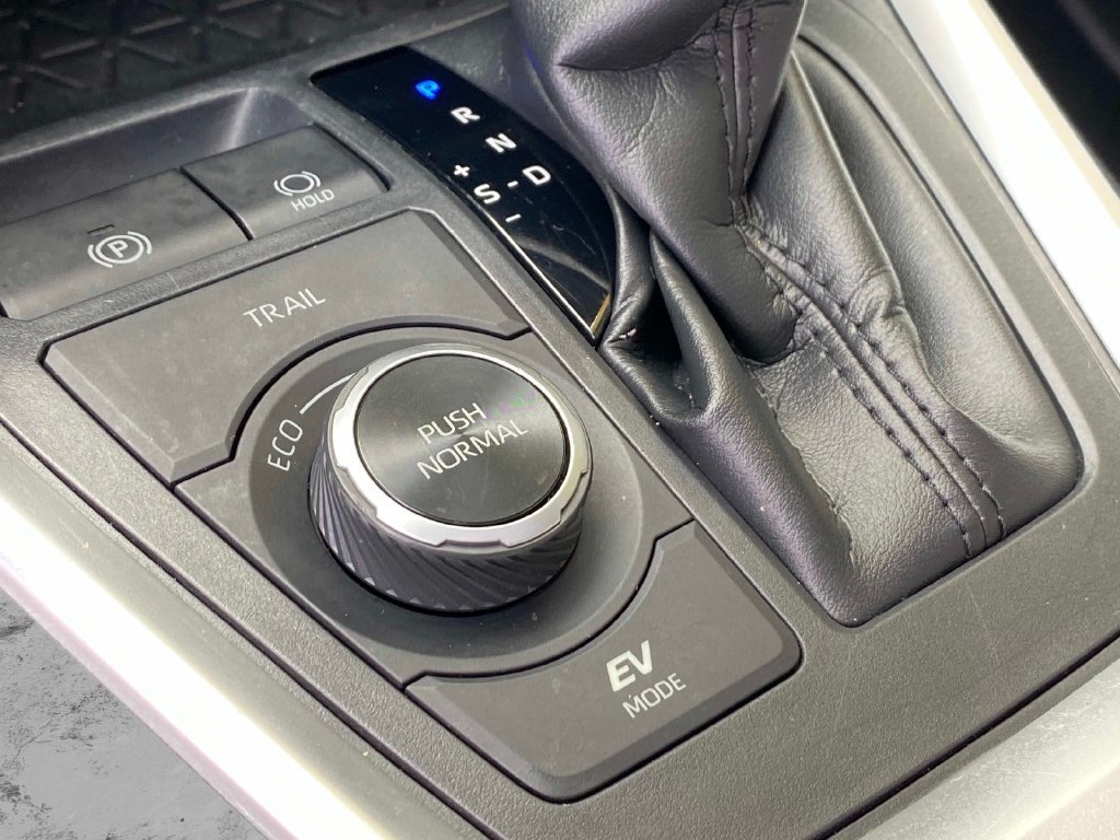 Used 2022 Gray Toyota XLE image 17