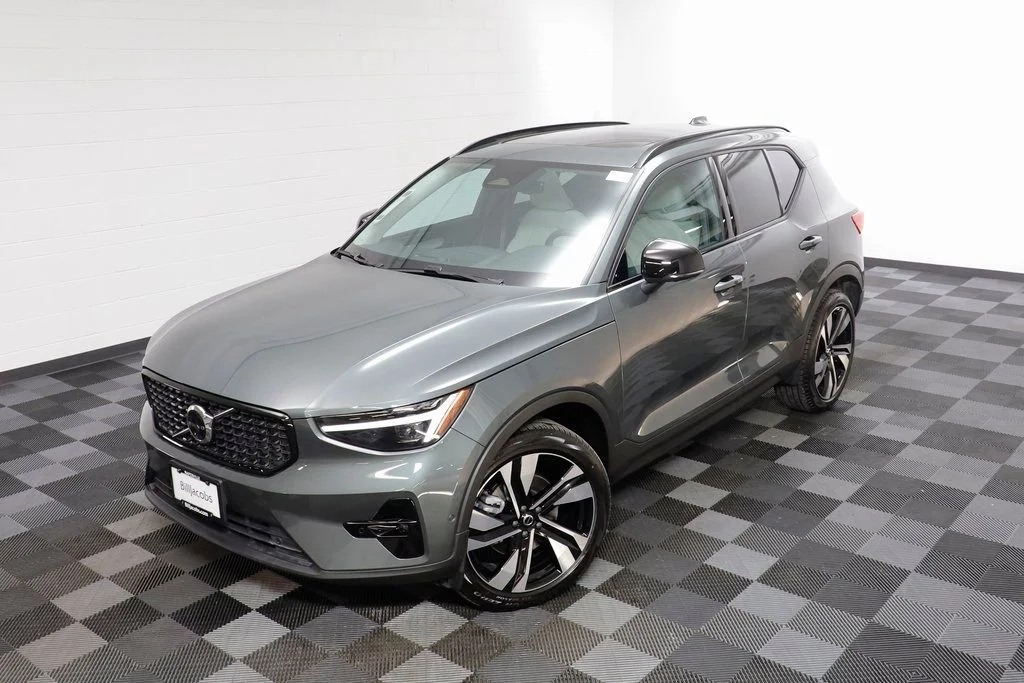 YV4L12UM3T2667332