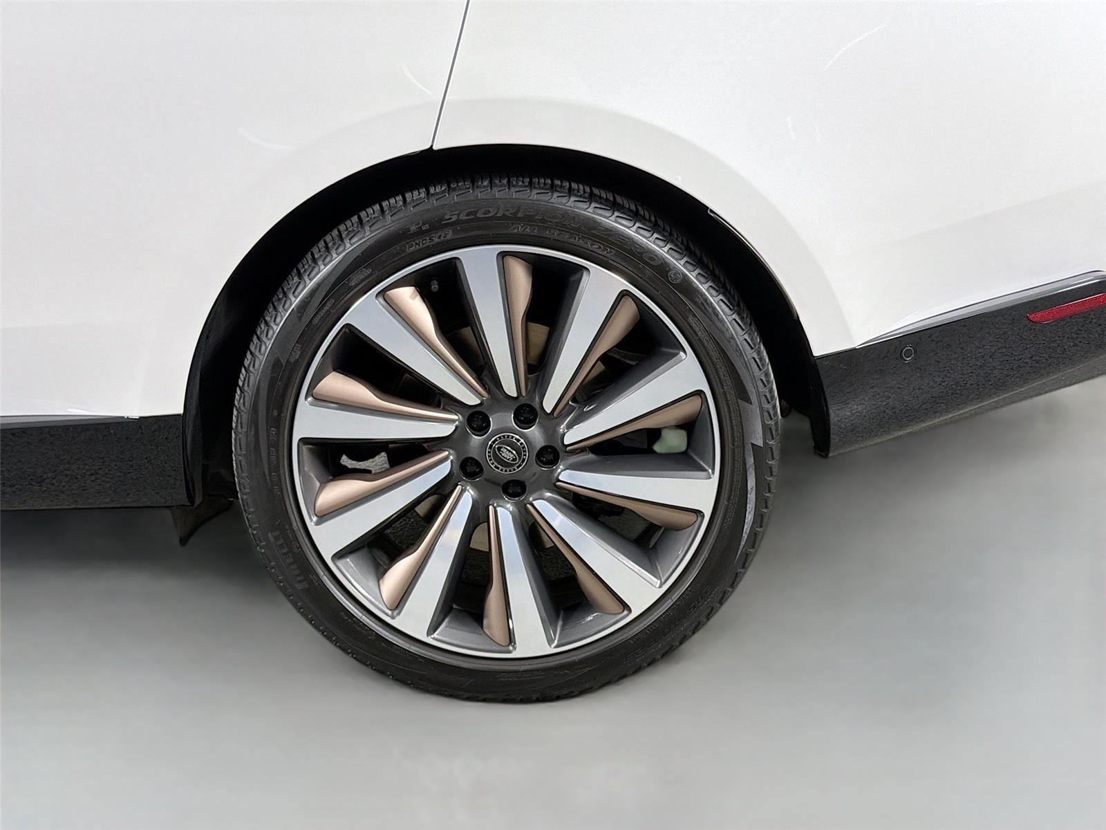 Certified Used 2022 Icy White Gloss Land Rover SV LONG WHEELBASE image 28