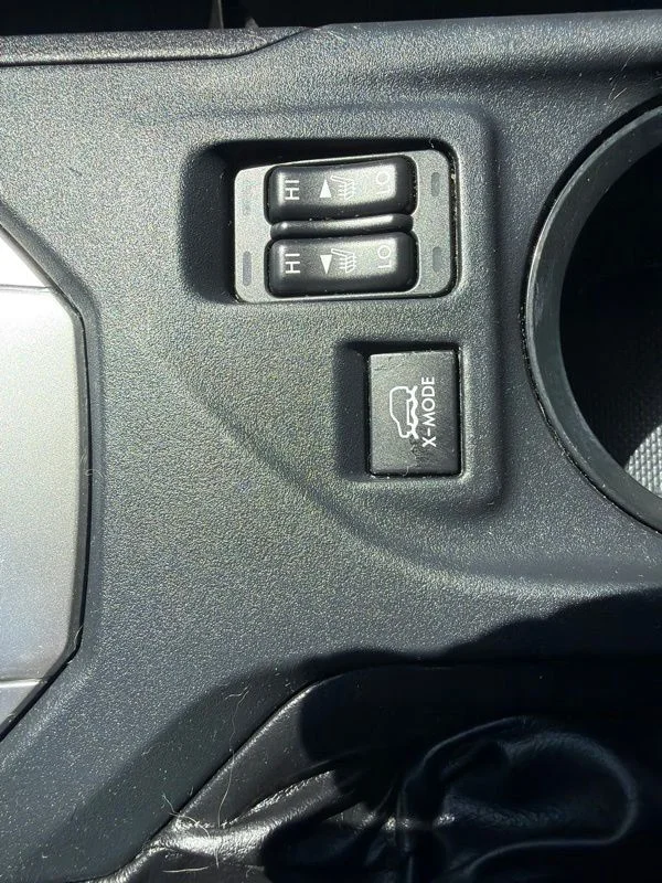 Used 2018 White Subaru 2.0i Premium image 17