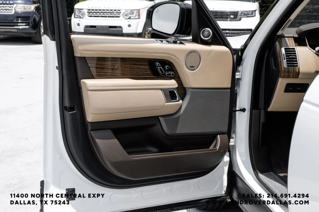 Used 2019 Fuji White Land Rover 5.0L V8 Supercharged image 49