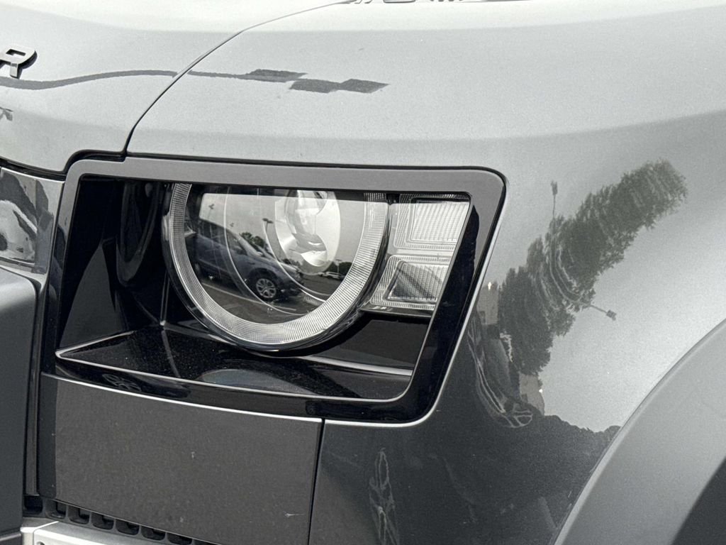 Used 2025 Gray Land Rover S image 7