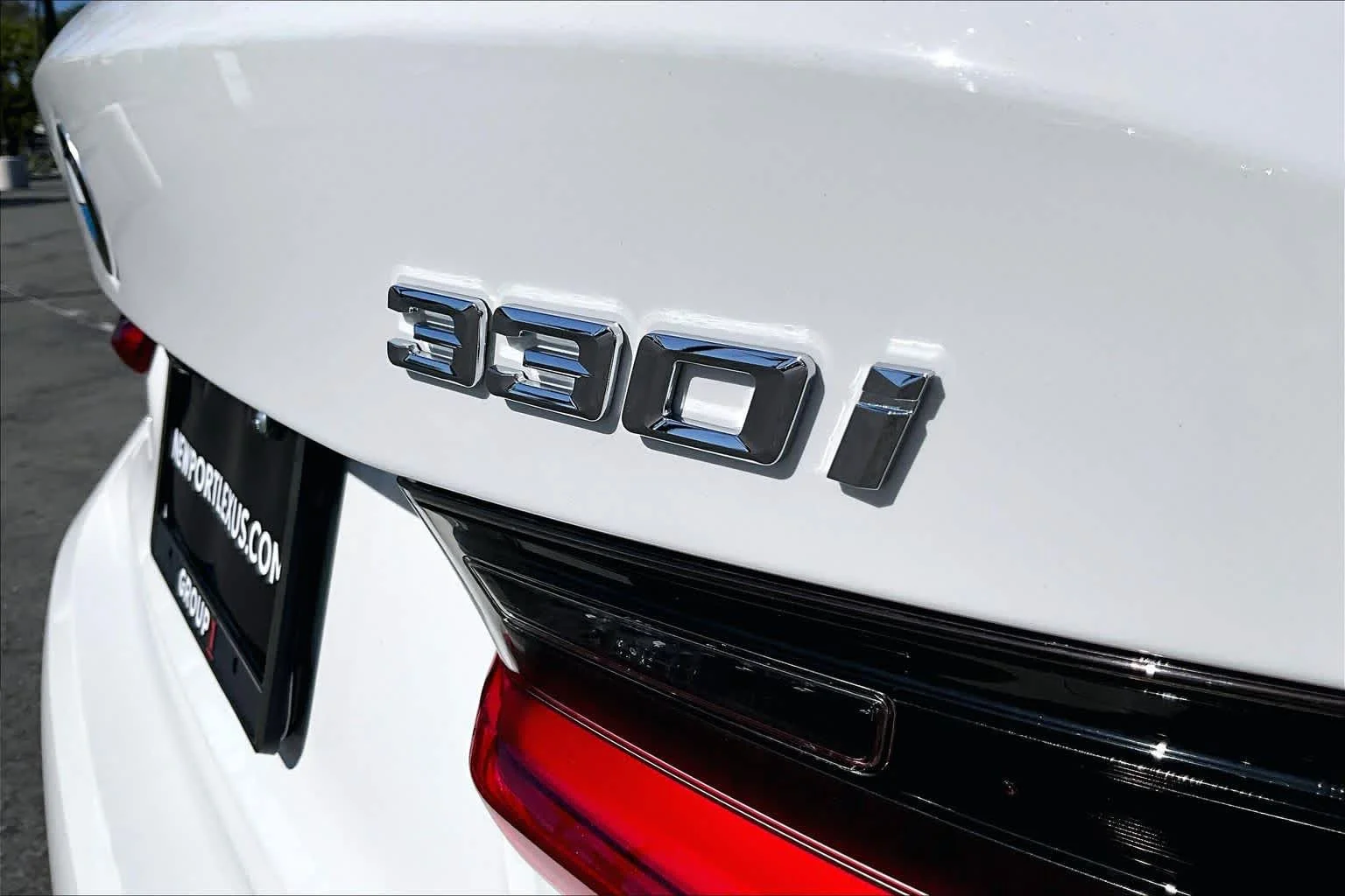 Used 2019 Alpine White BMW 330i image 9