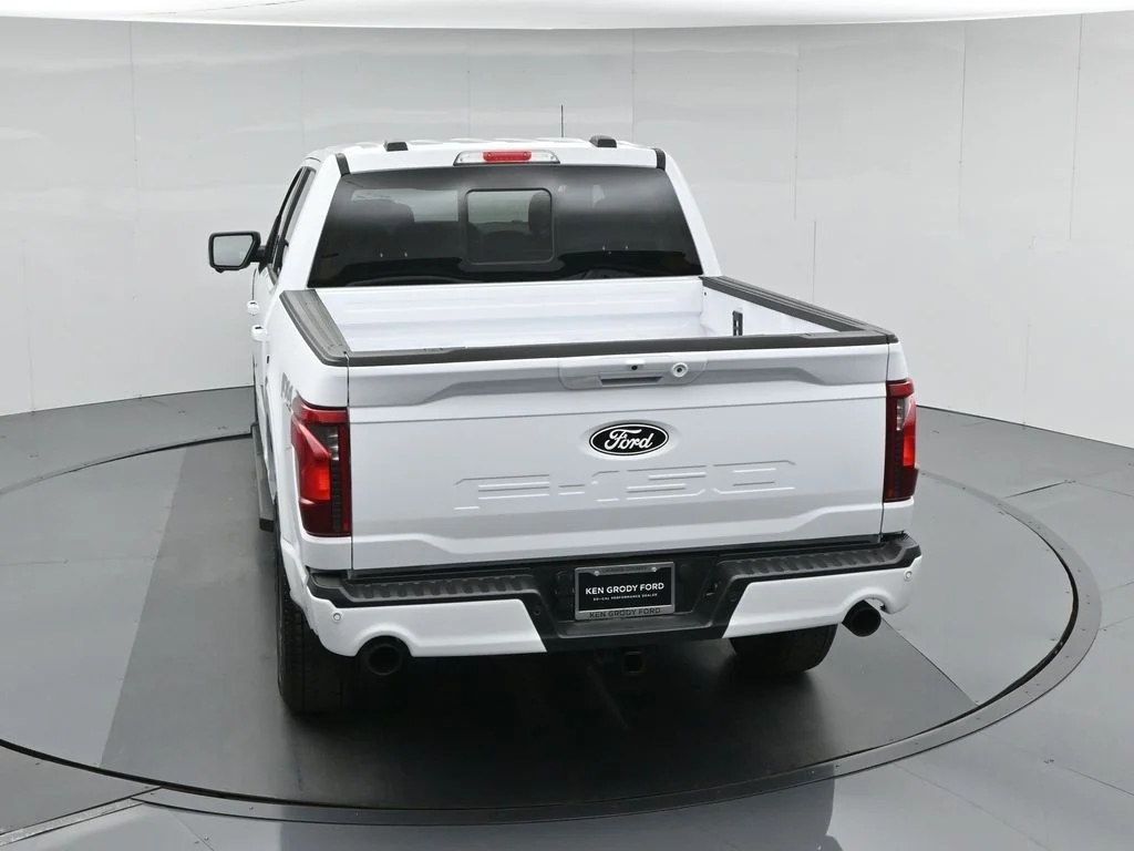 New 2026 Oxford White Ford XLT image 42