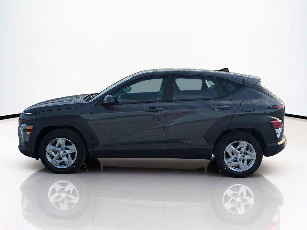 New 2027 Gray Hyundai SE FWD image 8