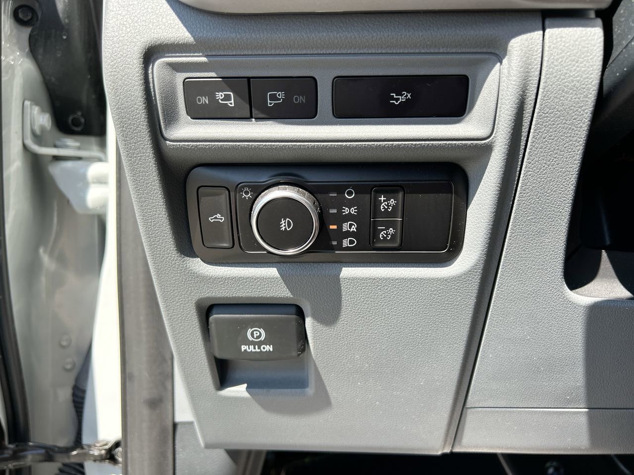 Used 2023 Avalanche Ford XLT image 33