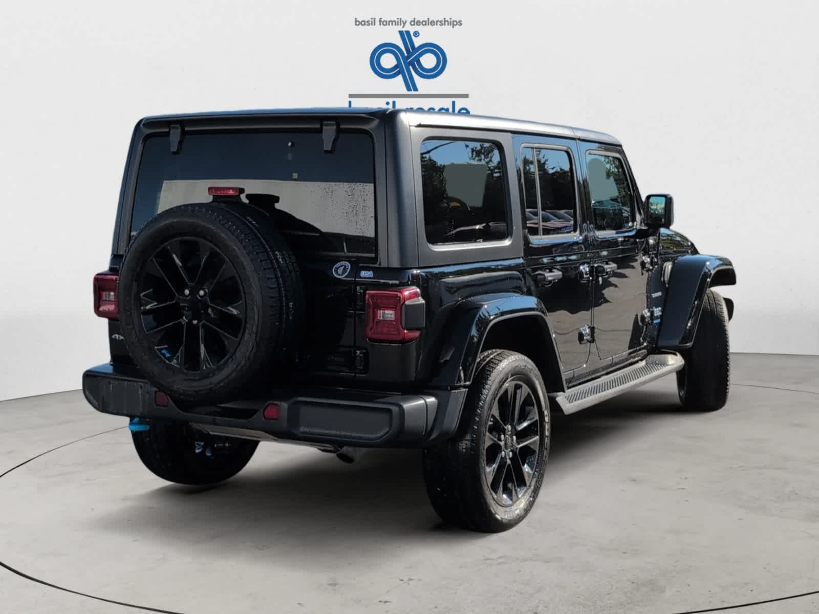 Used 2023 Black Clearcoat Jeep Sahara image 9