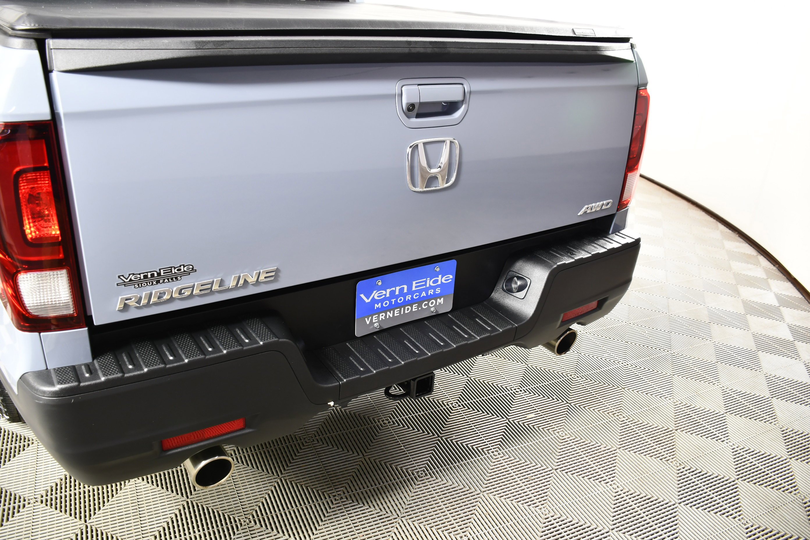 Certified Used 2023 Sonic Gray Pearl Honda AWD RTL image 15