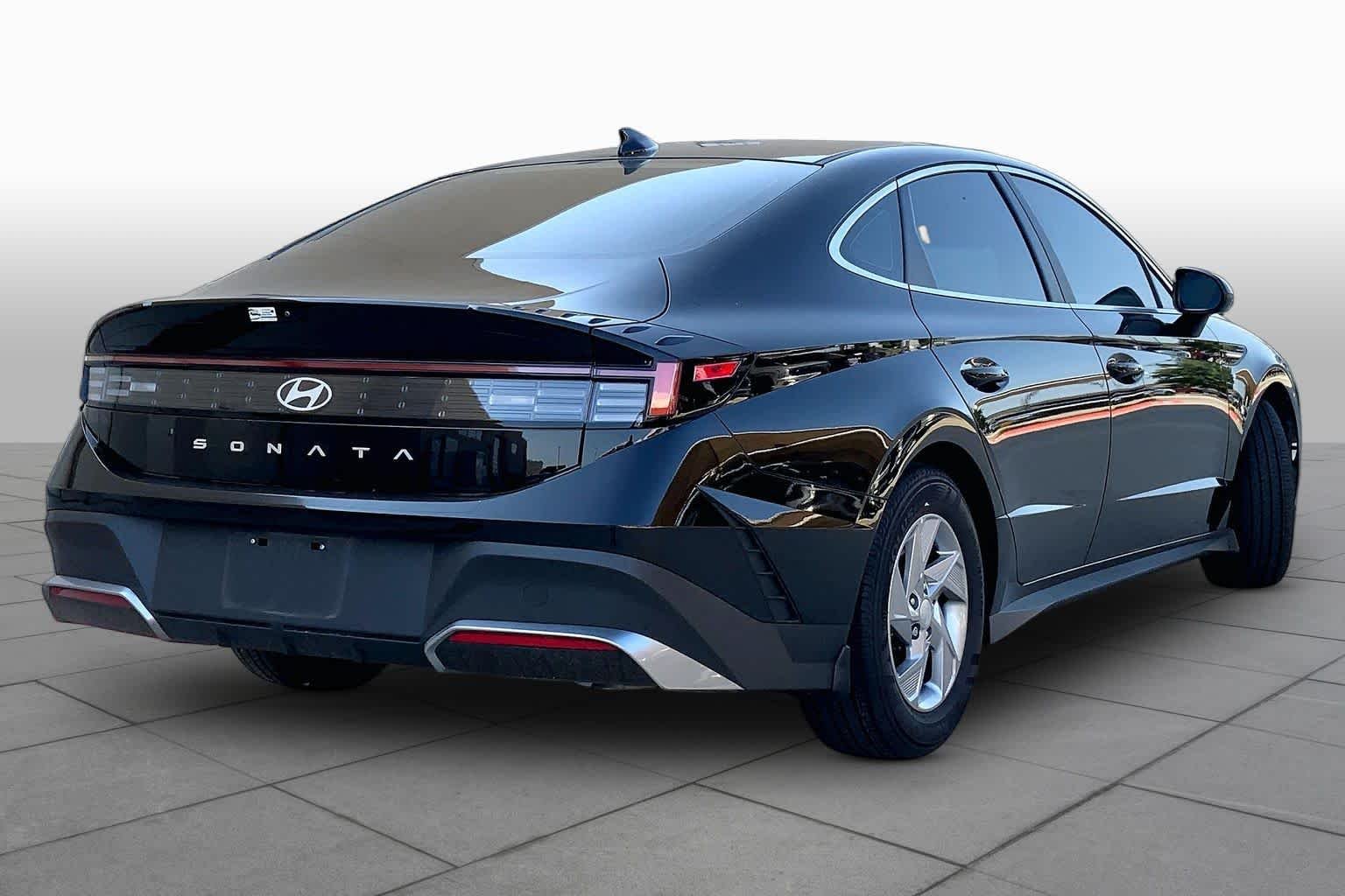 2025 Hyundai Sonata SE - Photo 12