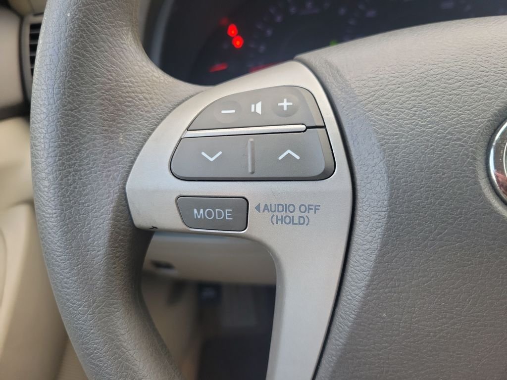 Used 2011 Gray Toyota LE image 26