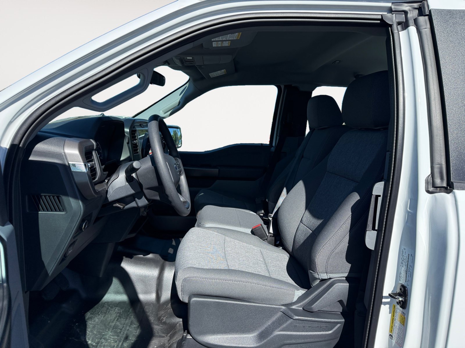 New 2026 Oxford White Ford XL image 10