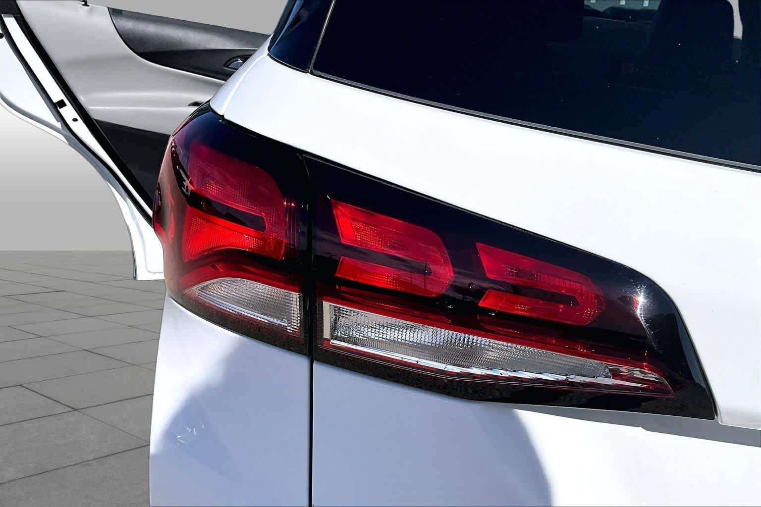 Used 2022 Summit White Chevrolet LS image 28