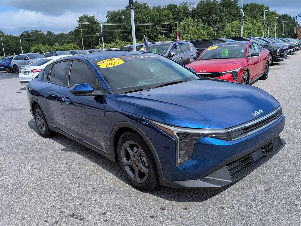 2025 Kia K4 LXS