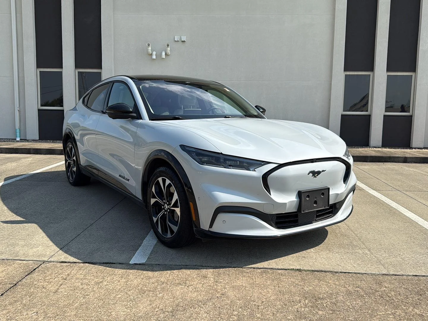 Used 2021 Space White Ford Premium image 1